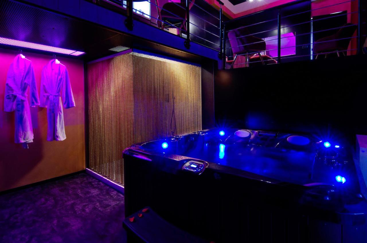 Mieuxqualhotel Jacuzzi Privatif Love Room Bordeaux Exterior photo